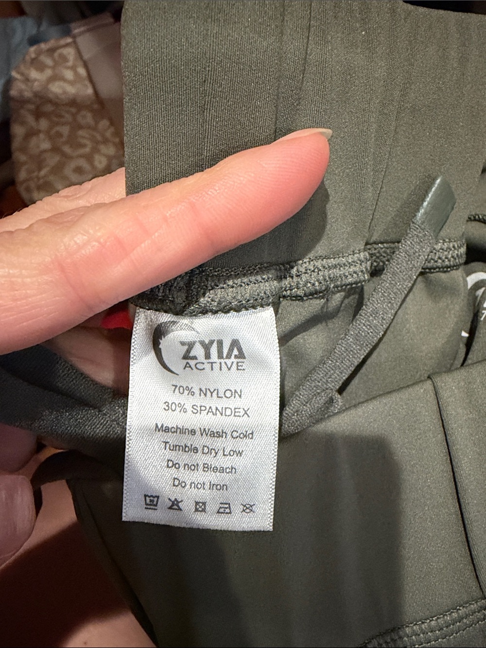 ZYIA Active Olive Peak Cargo Joggers Medium M - Picture 6 of 6